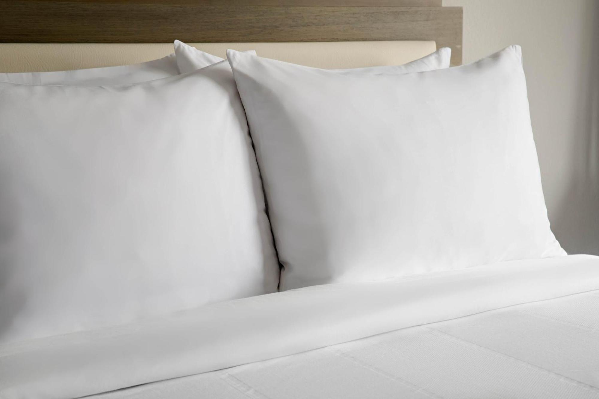 Courtyard By Marriott Cleveland