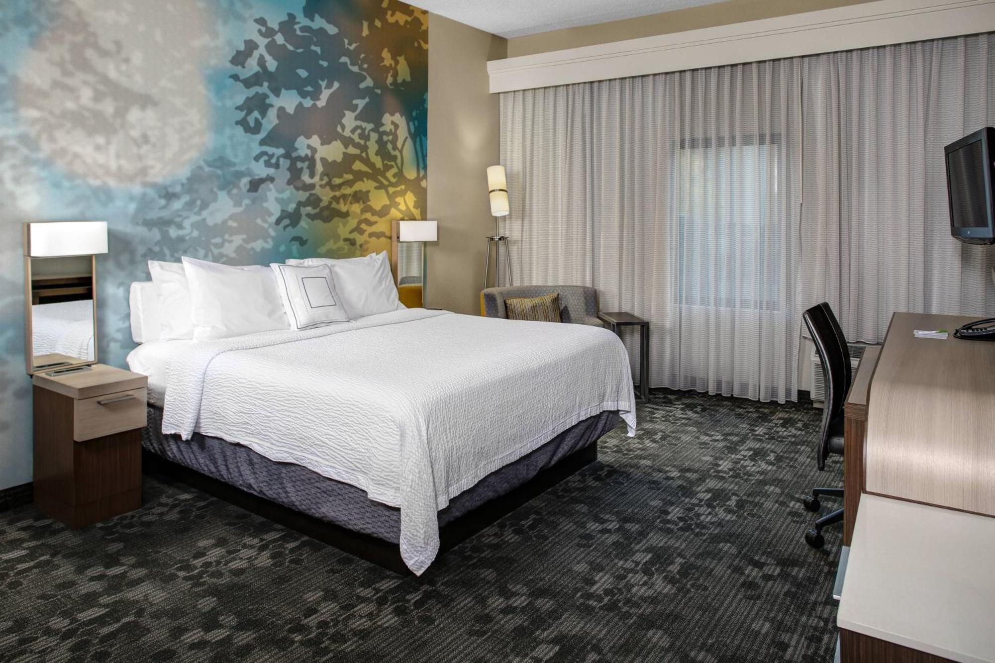 Courtyard By Marriott Cleveland Hotel Westlake