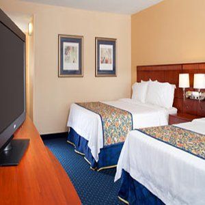 Courtyard By Marriott Cleveland Hotel 3*