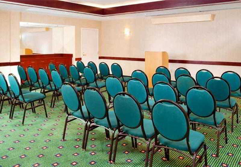 Courtyard By Marriott Cleveland Hotel Westlake