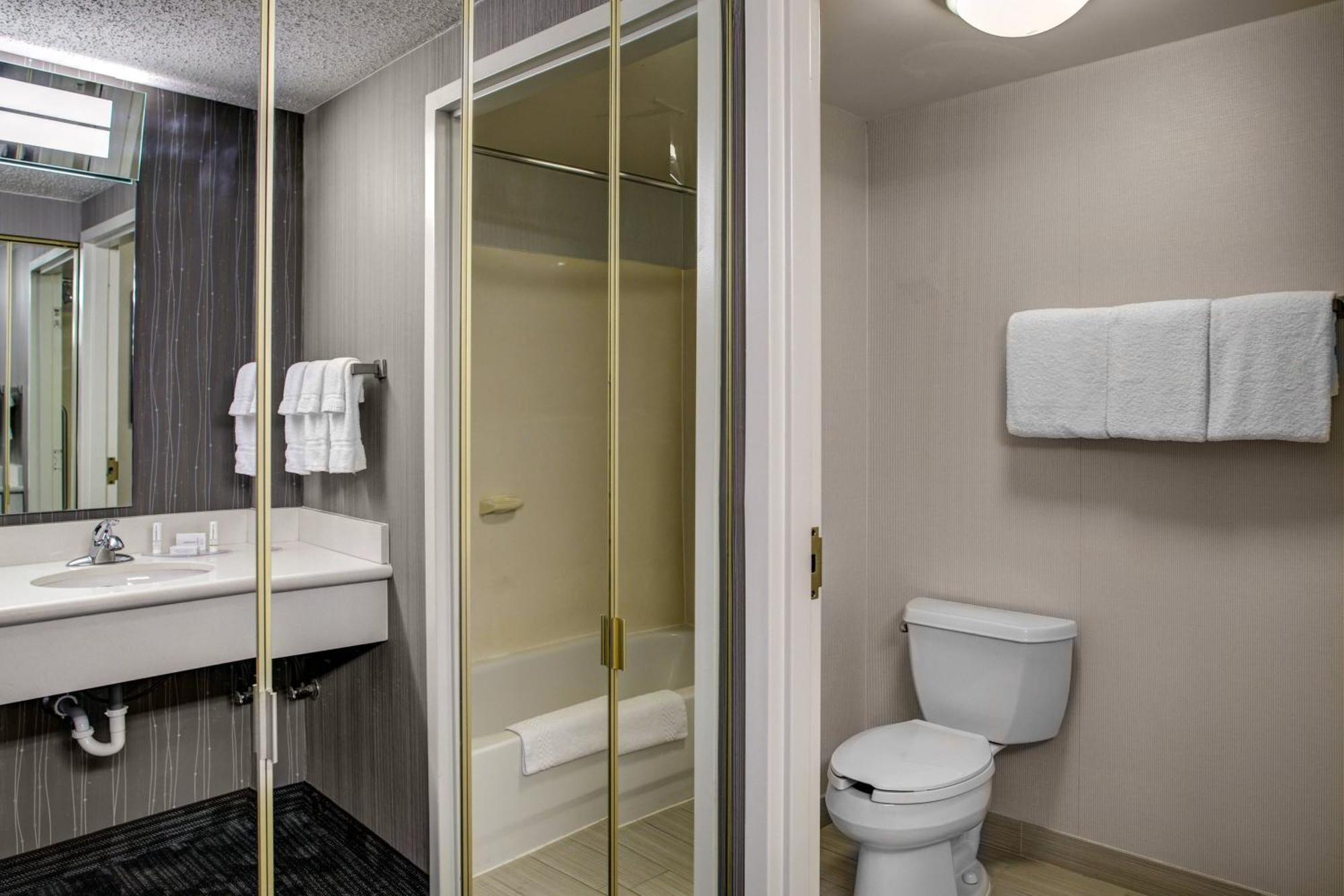 Hotel Courtyard By Marriott Cleveland 3*